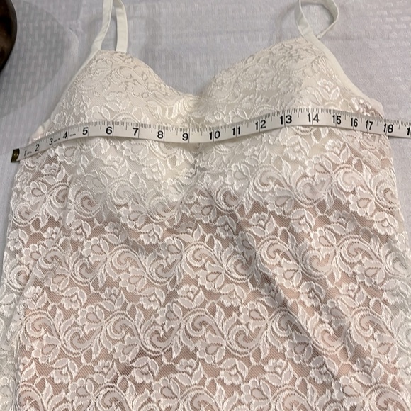 Camisole Beautiful White Lace. Has padded built in bra with fresh color slip. - Picture 12 of 14